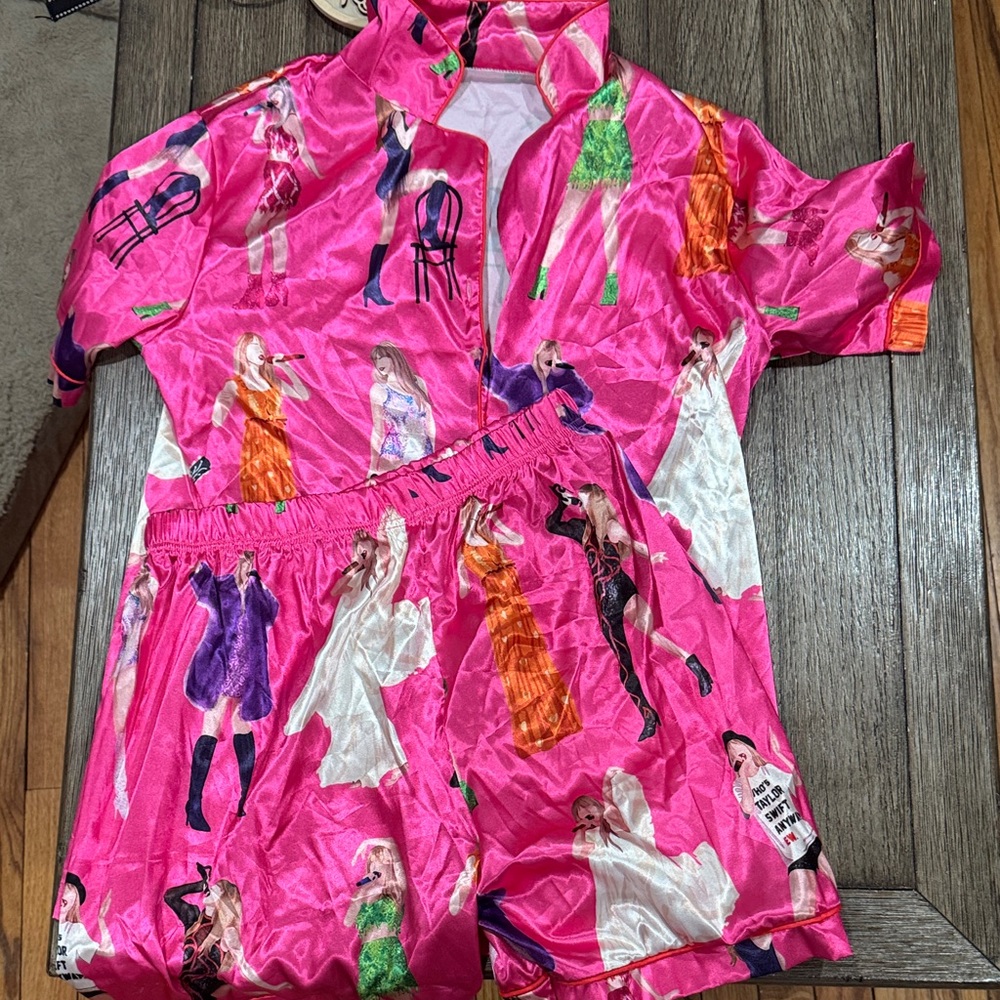 Taylor Swift Pajama set - Vibrant Pink Graphic Two-Piece Set
